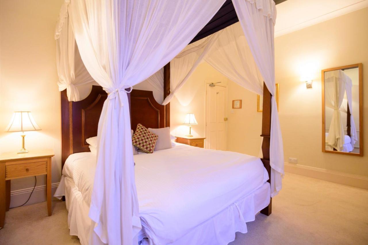 The Swan Hotel - Bradford-On-Avon Екстер'єр фото